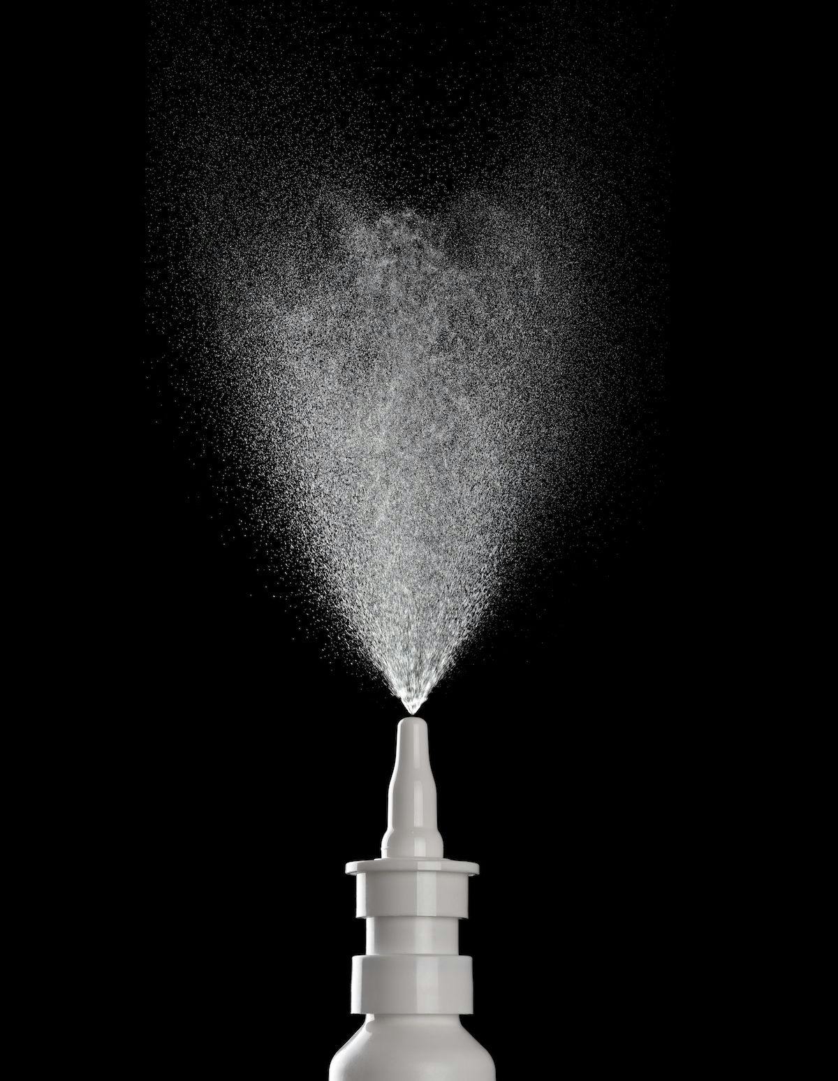spray bottle liquid perfume drop | ©Lumos sp | Adobe Stock